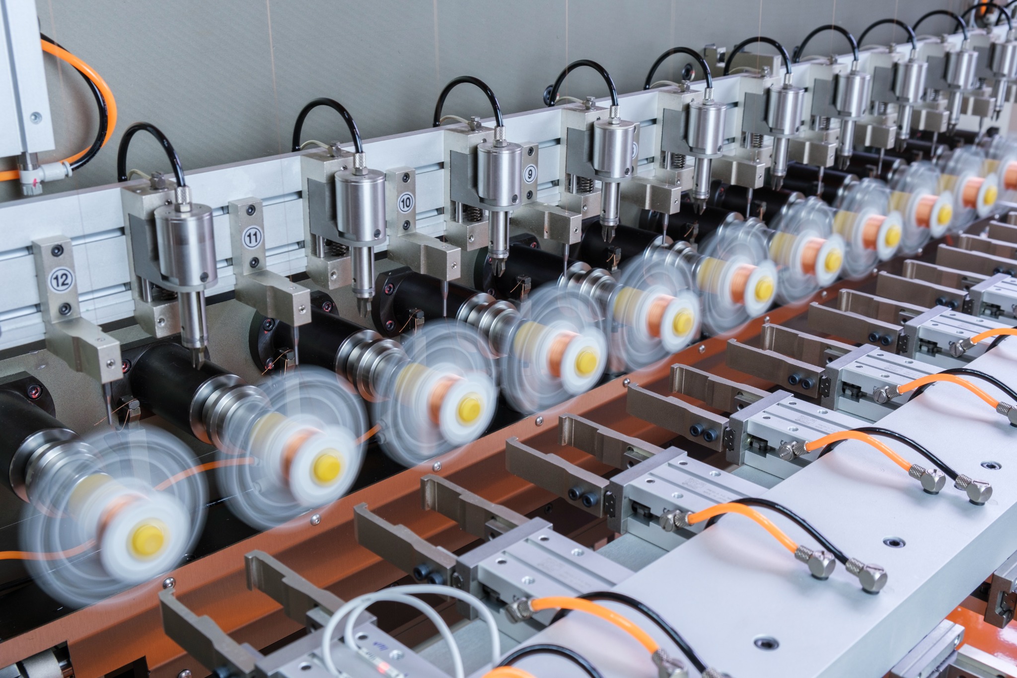 High-speed multi-spindle winding line